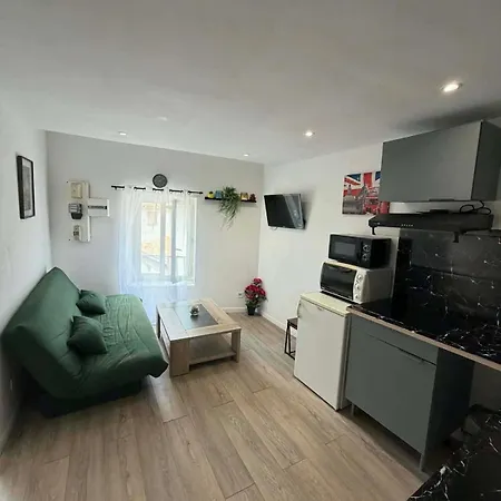 Flat Apartment *